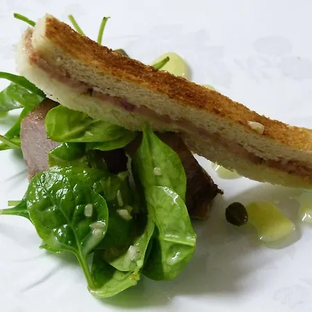 ホテル Au Bon Accueil 3*